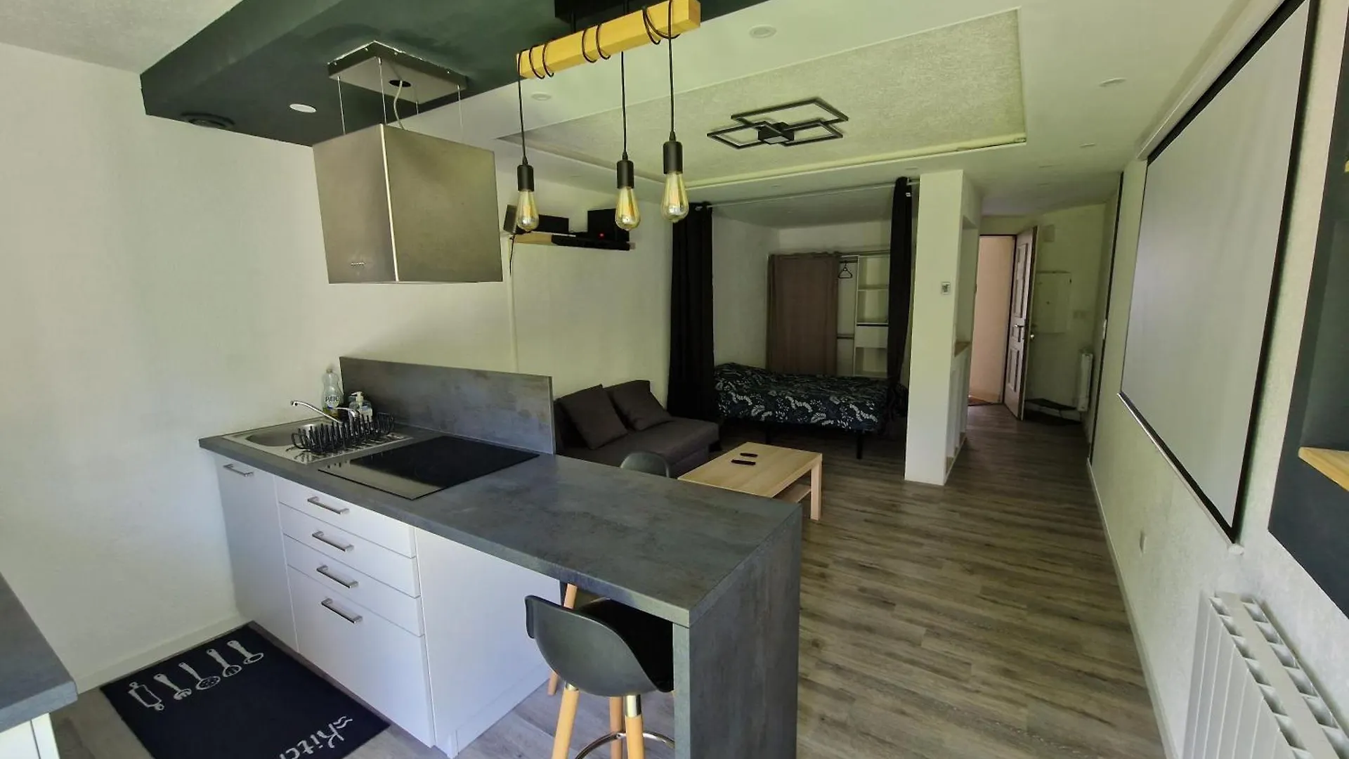Logement Atypique & Parking Gratuit Gex 0*,